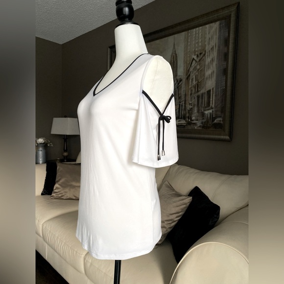 Melanie Lyne Cold Shoulder Top - Picture 1 of 8